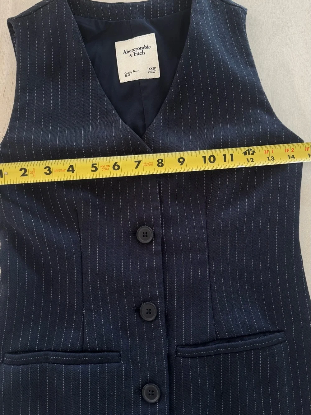 Abercrombie & Fitch tailored sleeveless